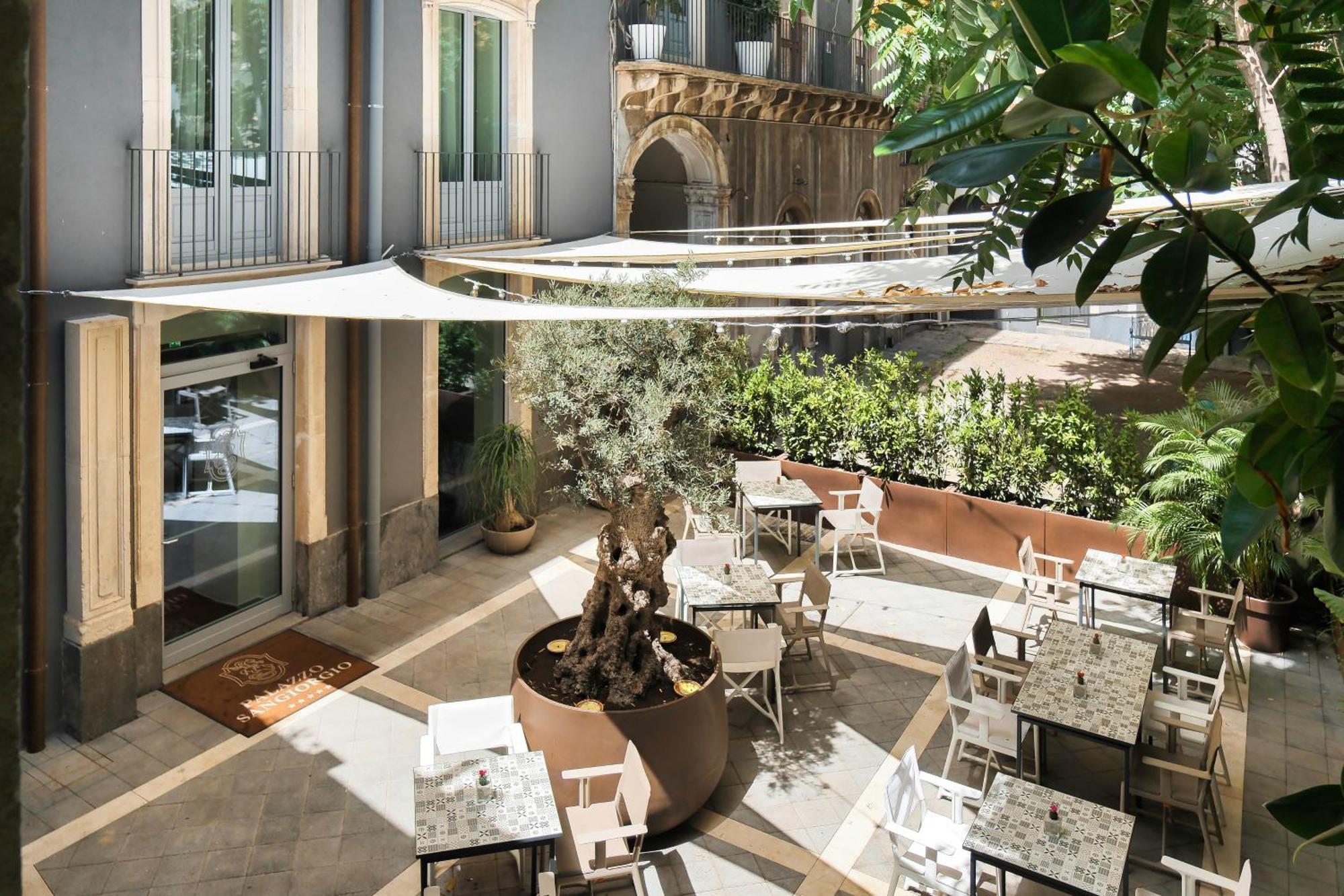 Palazzo Sangiorgio 5*
